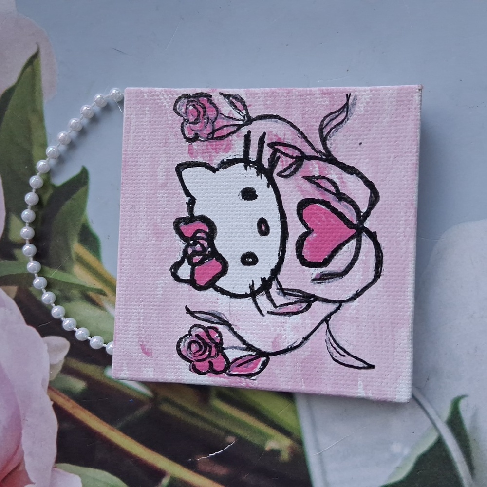 Tiny Art Hello Kitty with Heart Design